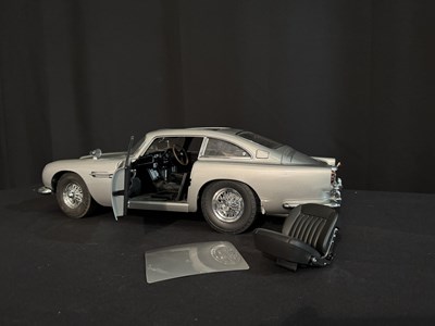 Lot 1 - James Bond Aston Martin DB5 1/8 Scale
