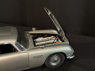 Lot 1 - James Bond Aston Martin DB5 1/8 Scale