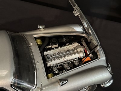 Lot 1 - James Bond Aston Martin DB5 1/8 Scale