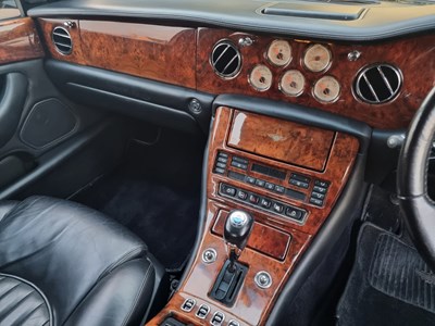 Lot 284 - 2000 Bentley Arnage Red Label