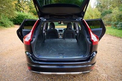 Lot 277 - 2014 Volvo XC60 T6 AWD SE Lux
