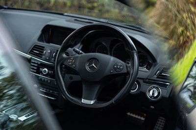 Lot 288 - 2010 Mercedes-Benz E500 Coupé