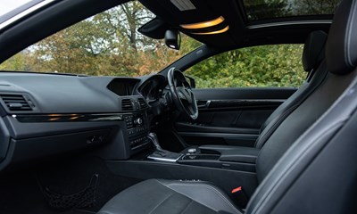 Lot 288 - 2010 Mercedes-Benz E500 Coupé