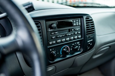 Lot 193 - 2002 Ford F-150 SVT Lightning
