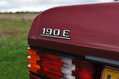 Lot 262 - 1993 Mercedes-Benz 190E