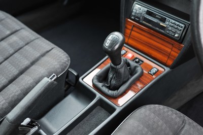 Lot 262 - 1993 Mercedes-Benz 190E
