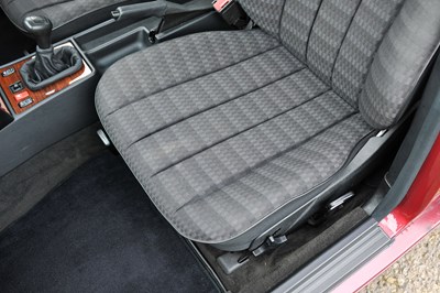 Lot 262 - 1993 Mercedes-Benz 190E