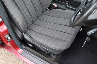 Lot 262 - 1993 Mercedes-Benz 190E