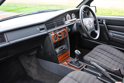 Lot 262 - 1993 Mercedes-Benz 190E