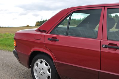 Lot 262 - 1993 Mercedes-Benz 190E