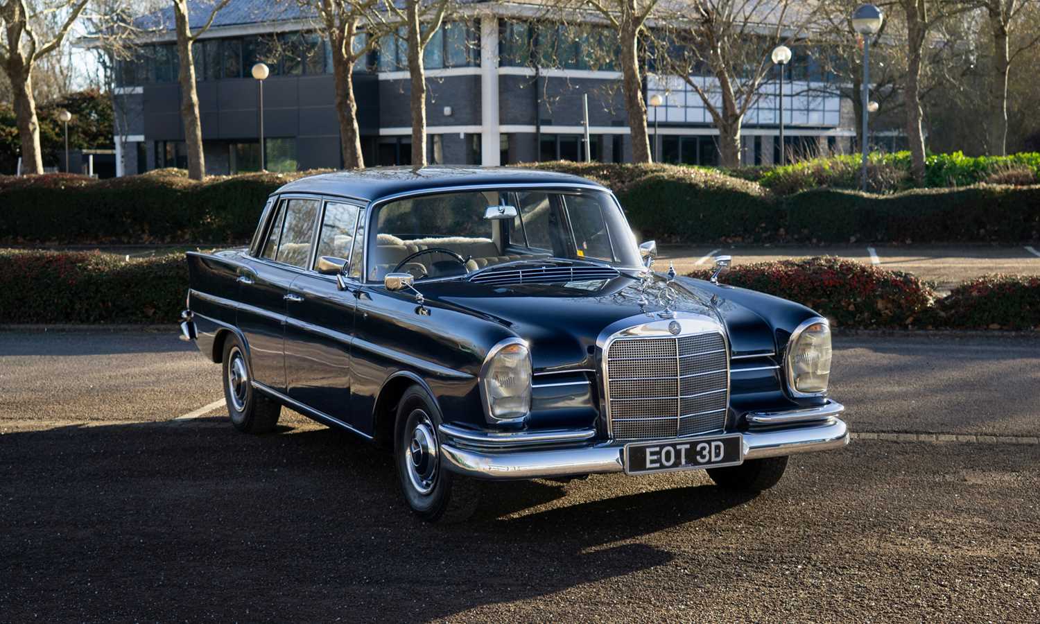 Lot 114 - 1966 Mercedes-Benz 220 SE Fintail