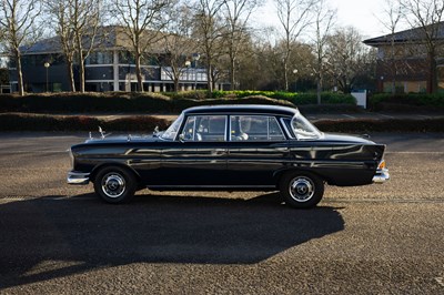 Lot 114 - 1966 Mercedes-Benz 220 SE Fintail