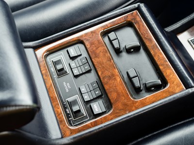 Lot 200 - 1999 Rolls-Royce Park Ward Limousine