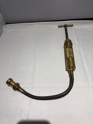 Lot 16 - Enots Oil Gun