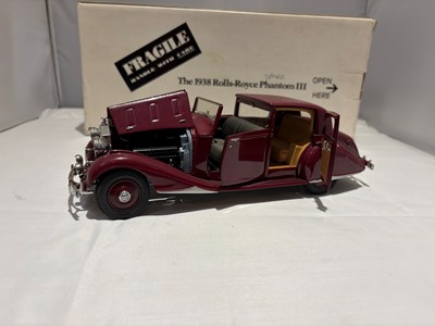 Lot 48 - Franklin Mint 1938 Rolls-Royce V12 "Phantom Three"
