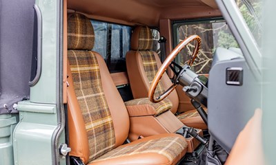 Lot 239 - 2015 Land Rover Defender 110 ‘Gun Bus’