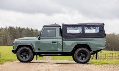 Lot 239 - 2015 Land Rover Defender 110 ‘Gun Bus’