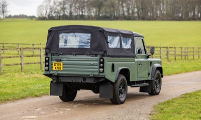Lot 239 - 2015 Land Rover Defender 110 ‘Gun Bus’