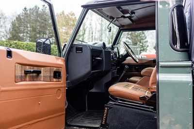 Lot 239 - 2015 Land Rover Defender 110 ‘Gun Bus’