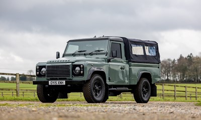 Lot 239 - 2015 Land Rover Defender 110 ‘Gun Bus’