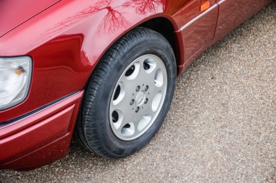 Lot 283 - 1995 Mercedes-Benz E220 Coupé