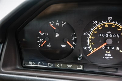 Lot 283 - 1995 Mercedes-Benz E220 Coupé