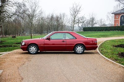 Lot 283 - 1995 Mercedes-Benz E220 Coupé