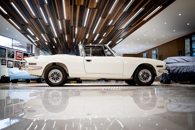Lot 198 - 1971 Triumph Stag Mk. I