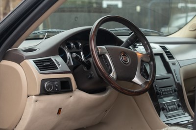 Lot 128 - 2010 Cadillac Escalade EXT Pick-up
