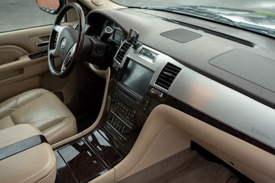 Lot 128 - 2010 Cadillac Escalade EXT Pick-up