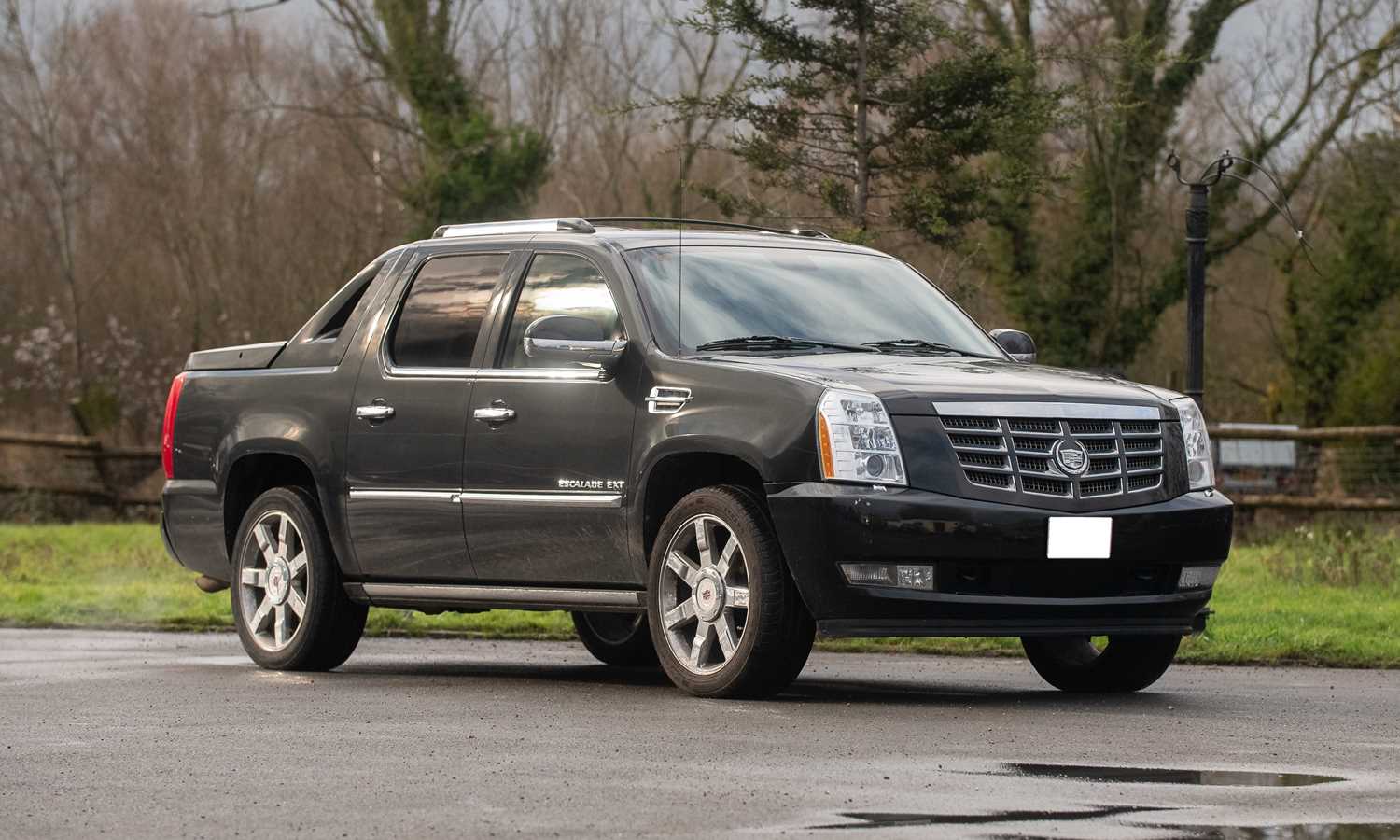 Lot 128 - 2010 Cadillac Escalade EXT Pick-up