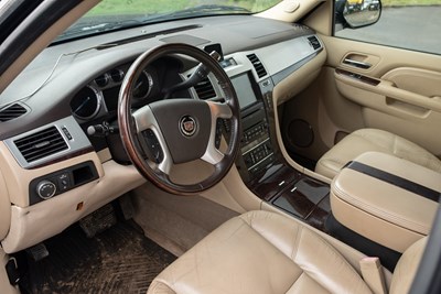 Lot 128 - 2010 Cadillac Escalade EXT Pick-up