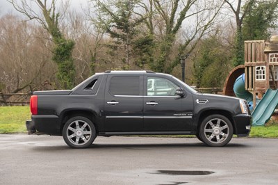 Lot 128 - 2010 Cadillac Escalade EXT Pick-up