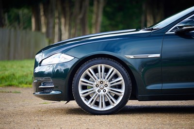 Lot 285 - 2010 Jaguar XJ V8 Premium Luxury (5.0 litre)