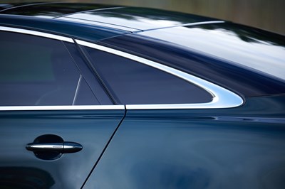 Lot 285 - 2010 Jaguar XJ V8 Premium Luxury (5.0 litre)