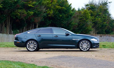 Lot 285 - 2010 Jaguar XJ V8 Premium Luxury (5.0 litre)
