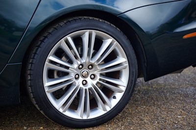 Lot 285 - 2010 Jaguar XJ V8 Premium Luxury (5.0 litre)