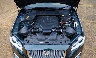 Lot 285 - 2010 Jaguar XJ V8 Premium Luxury (5.0 litre)