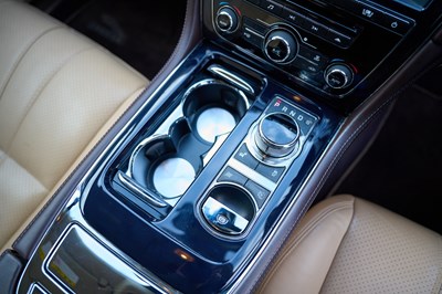 Lot 285 - 2010 Jaguar XJ V8 Premium Luxury (5.0 litre)