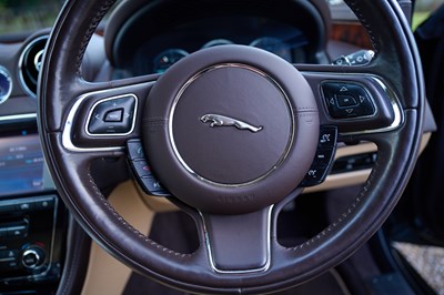 Lot 285 - 2010 Jaguar XJ V8 Premium Luxury (5.0 litre)