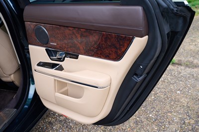 Lot 285 - 2010 Jaguar XJ V8 Premium Luxury (5.0 litre)