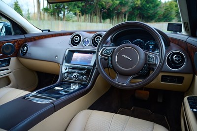 Lot 285 - 2010 Jaguar XJ V8 Premium Luxury (5.0 litre)