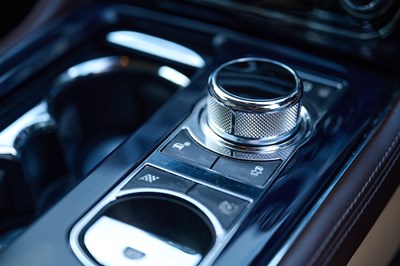 Lot 285 - 2010 Jaguar XJ V8 Premium Luxury (5.0 litre)