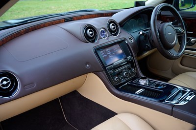 Lot 285 - 2010 Jaguar XJ V8 Premium Luxury (5.0 litre)