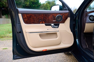 Lot 285 - 2010 Jaguar XJ V8 Premium Luxury (5.0 litre)