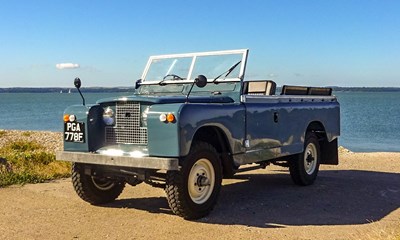 Lot 225 - 1968 Land Rover Series II A 109"