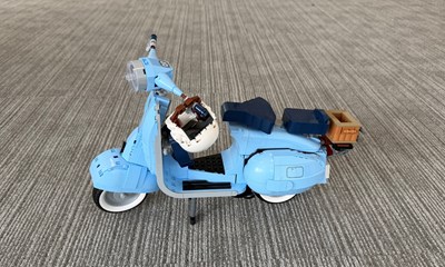 Lot 70 - Lego Vespa 125 Scooter