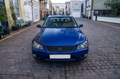 Lot 2002 Lexus IS200
