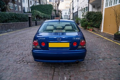 Lot 2002 Lexus IS200