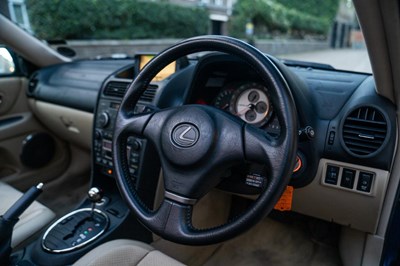 Lot 2002 Lexus IS200